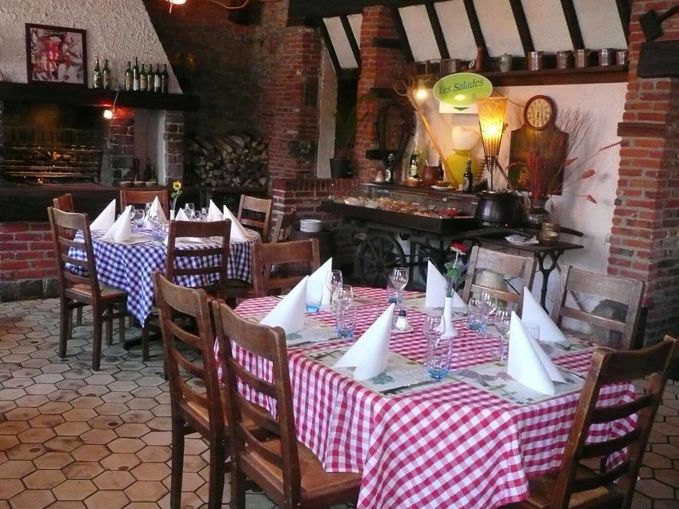 Logis - Les Paturelles 2* Avesnelles