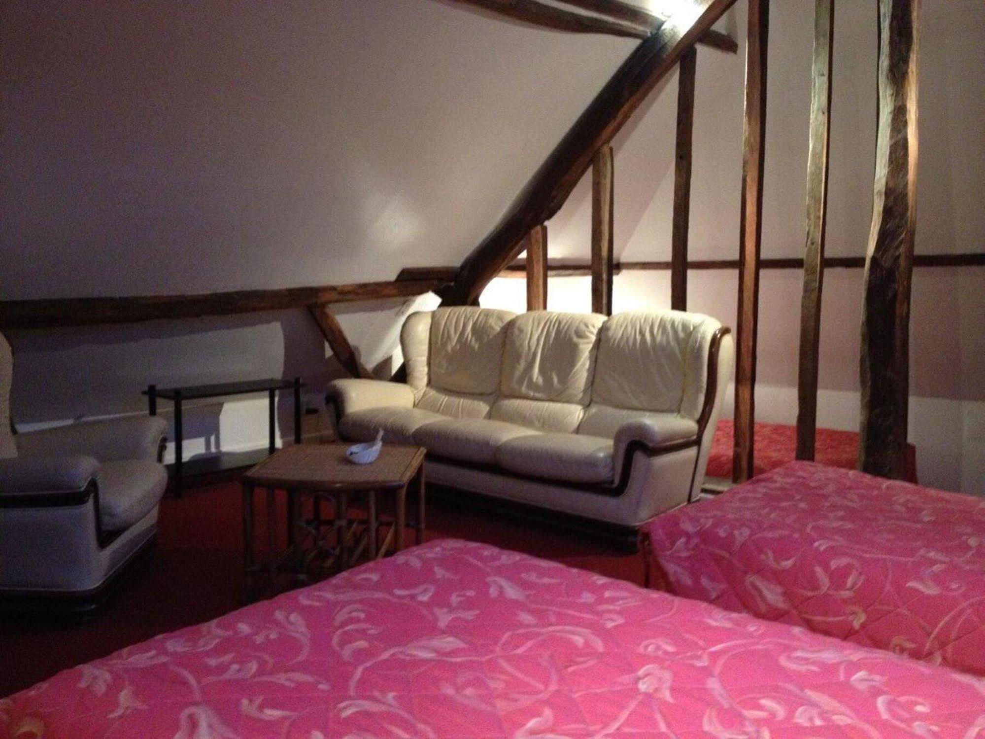 Logis - Les Paturelles Hotel Avesnelles
